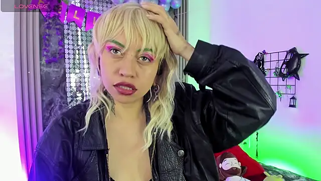 midory  online show from November 19, 2025, 3:28 am