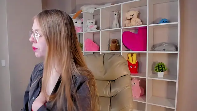 Joann Shermann online show from September 11, 2025, 12:43 am