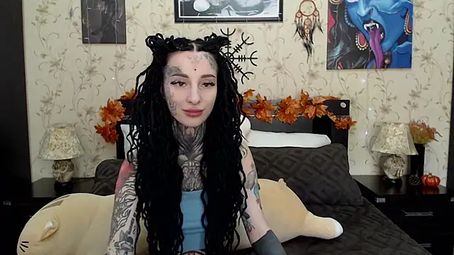 Snapshot of Velvetbat chatting on October 13, 2025, 6:59 am Velvetbat online show from October 13, 2025, 6:59 am