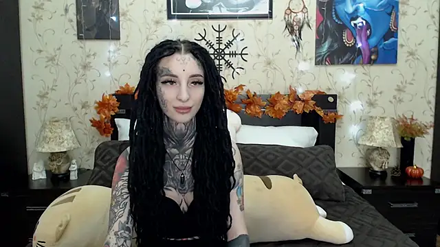 Snapshot of Velvetbat chatting on November 18, 2025, 7:11 am Velvetbat online show from November 18, 2025, 7:11 am