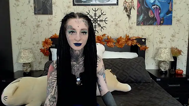 Snapshot of Velvetbat chatting on October 3, 2025, 6:59 am Velvetbat online show from October 3, 2025, 6:59 am