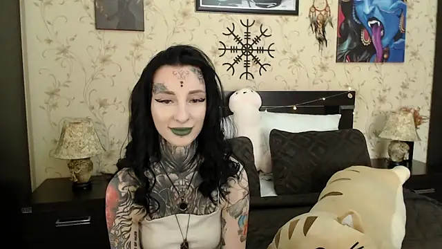 Snapshot of Velvetbat chatting on March 23, 2025, 7:42 am Velvetbat online show from March 23, 2025, 7:42 am