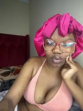 Snapshot of YummyMelanin117 chatting on November 25, 2025, 7:47 pm YummyMelanin117 online show from November 25, 2025, 7:47 pm