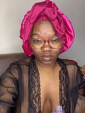 YummyMelanin117 online show from March 4, 2026, 9:55 pm