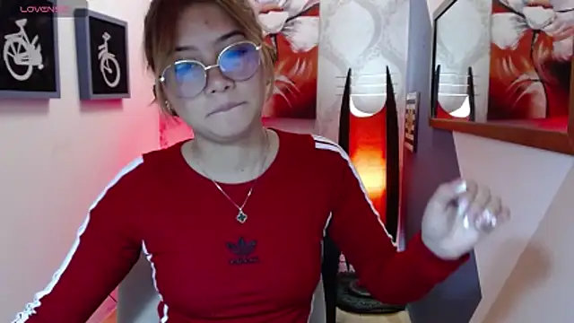 Fiorellaa delsd online show from November 25, 2025, 3:56 pm