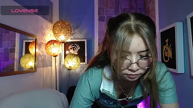 Fiorellaa delsd online show from November 19, 2025, 3:34 pm