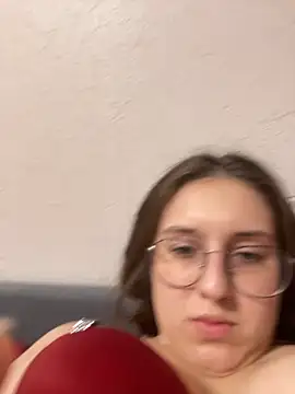 Vviikkssiikk online show from November 5, 2025, 8:23 pm