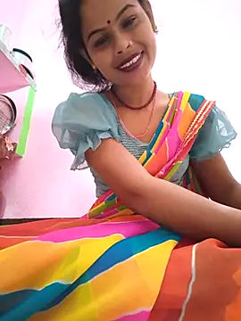 Eshna Dabral online show from October 27, 2025, 1:39 am