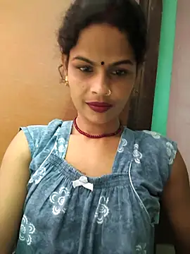 Snapshot of Eshna_Dabral chatting on September 8, 2025, 5:12 pm Eshna Dabral online show from September 8, 2025, 5:12 pm