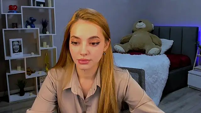 MelanieAlves online show from November 21, 2025, 1:21 pm