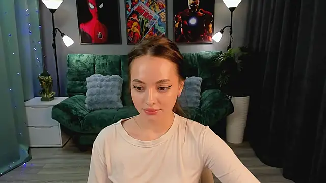 MelanieAlves online show from April 4, 2026, 2:34 pm