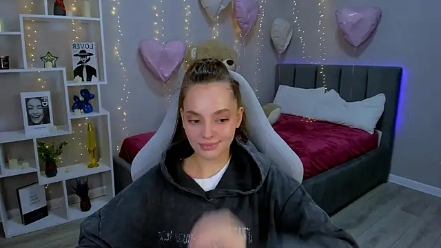 MelanieAlves online show from March 13, 2026, 6:46 pm