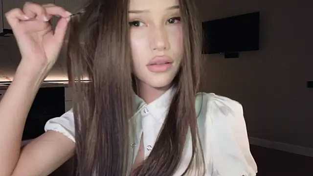 Snapshot of Ella_lee15 chatting on June 18, 2026, 1:48 am Ella lee15 online show from June 18, 2026, 1:48 am