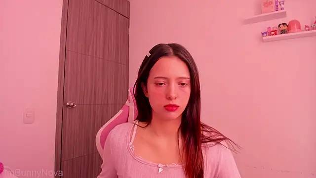 ImBunnyNova online show from May 13, 2026, 4:14 pm