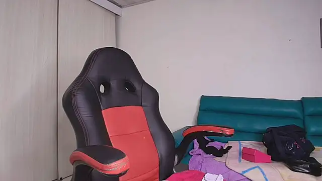 lovehotpink online show from November 24, 2025, 8:53 pm