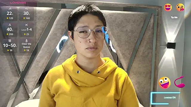 Snapshot of Elaine87_ chatting on November 10, 2025, 9:31 pm Elaine87 online show from November 10, 2025, 9:31 pm