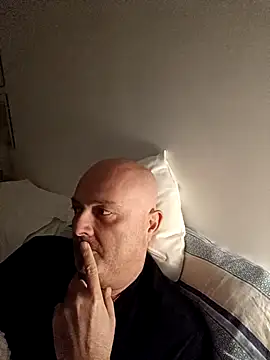 Alexis Bull online show from December 2, 2025, 11:50 pm