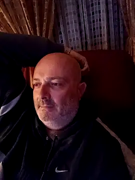 Alexis Bull online show from October 18, 2025, 10:23 pm