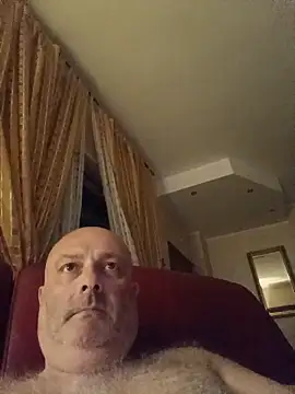 Snapshot of Alexis_Bull chatting on June 19, 2026, 10:47 pm Alexis Bull online show from June 19, 2026, 10:47 pm