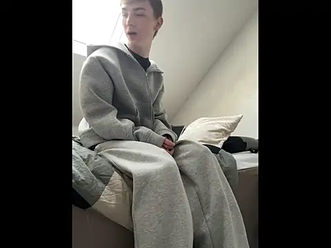 colar55x online show from February 18, 2026, 2:24 pm