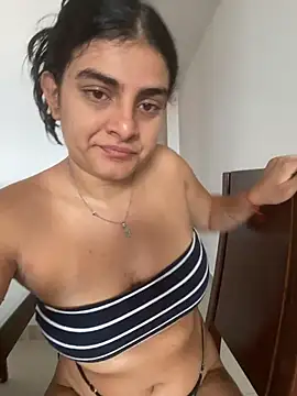 Snapshot of carlafox05 chatting on May 14, 2026, 2:03 pm carlafox05 online show from May 14, 2026, 2:03 pm