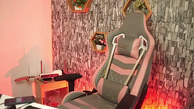 bonniie 98  online show from February 4, 2026, 7:42 pm