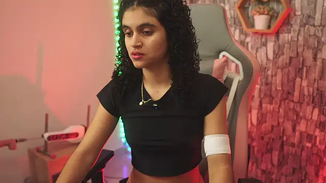 bonniie 98  online show from December 18, 2025, 9:07 pm