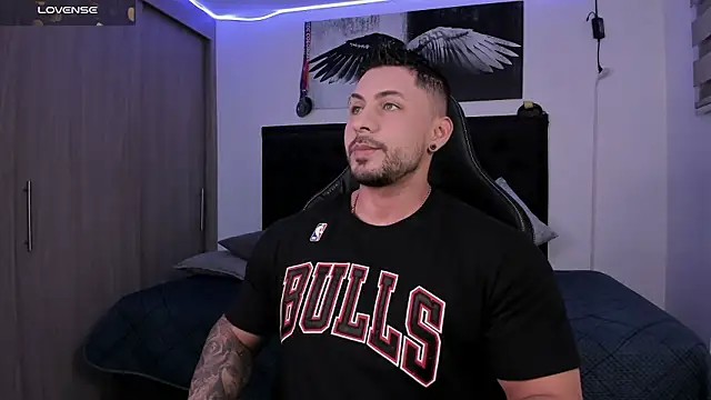 santi aesthetic online show from February 14, 2026, 12:55 am