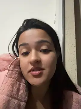 Manu 2002  online show from May 18, 2026, 2:33 am