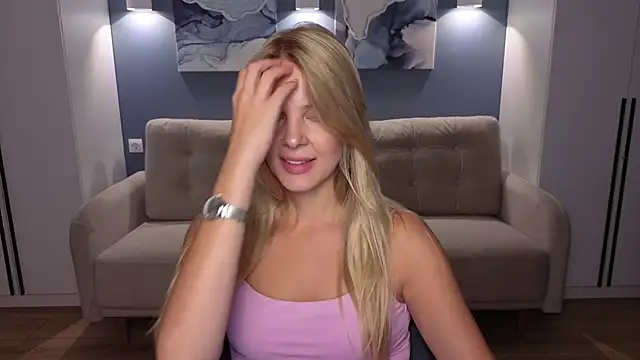 MelanieBennett online show from September 19, 2025, 6:06 am