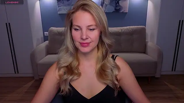 MelanieBennett online show from May 14, 2026, 6:21 am