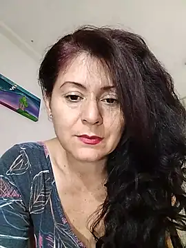 Snapshot of lunadicty chatting on July 4, 2026, 5:39 pm lunadicty online show from July 4, 2026, 5:39 pm