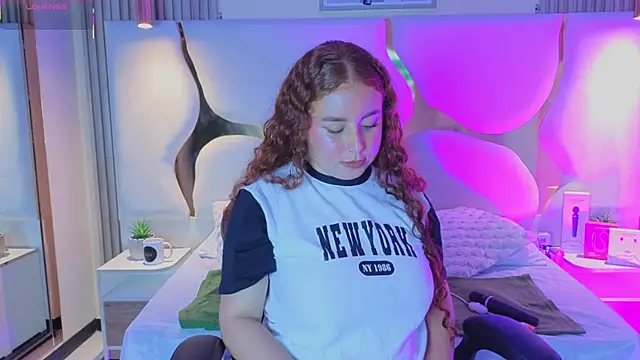 AmmberJones online show from December 22, 2025, 2:06 pm