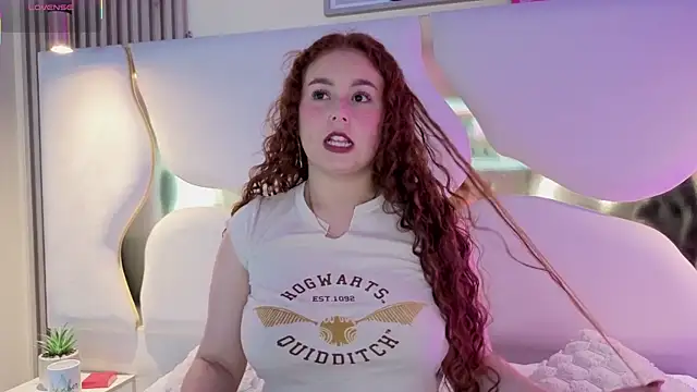 Snapshot of AmmberJones chatting on November 27, 2025, 1:33 pm AmmberJones online show from November 27, 2025, 1:33 pm