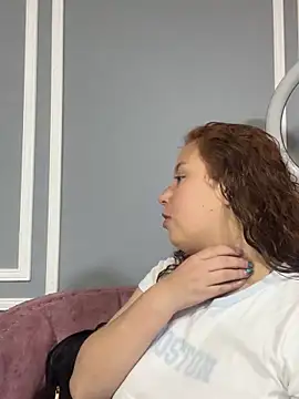 Snapshot of AmmberJones chatting on November 11, 2025, 12:00 pm AmmberJones online show from November 11, 2025, 12:00 pm