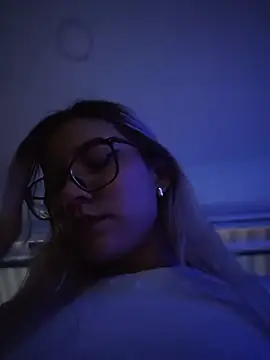 Pretty roxxyy online show from March 24, 2026, 11:10 am