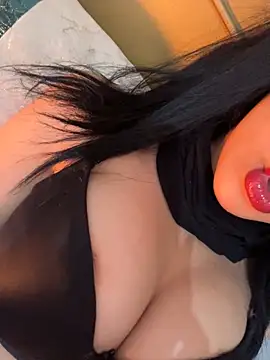 QueenLujaine online show from April 11, 2026, 7:56 am