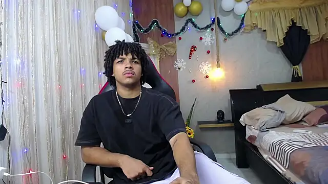 Snapshot of black_king_241 chatting on December 2, 2025, 4:36 am black king 241 online show from December 2, 2025, 4:36 am