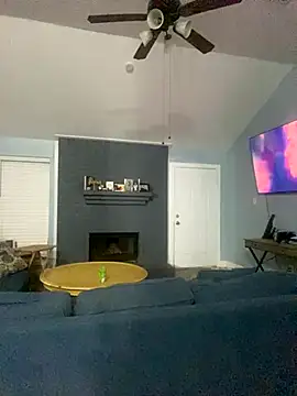 bankruptbabe online show from December 2, 2025, 4:36 am