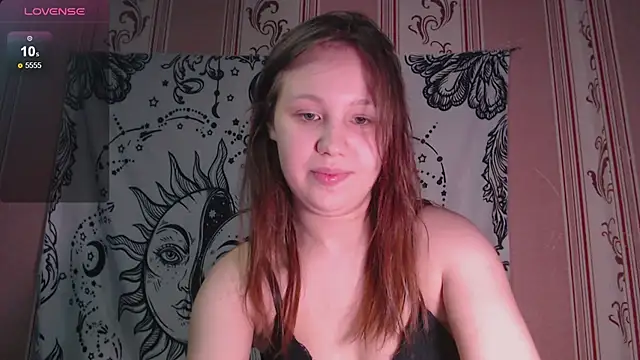 Snapshot of Thighswithspikes chatting on November 18, 2025, 10:18 am Thighswithspikes online show from November 18, 2025, 10:18 am