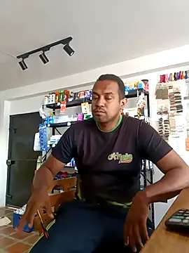 Snapshot of elnegro707070 chatting on October 12, 2025, 7:04 pm elnegro707070 online show from October 12, 2025, 7:04 pm