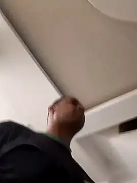 Snapshot of elnegro707070 chatting on February 4, 2026, 11:22 pm elnegro707070 online show from February 4, 2026, 11:22 pm