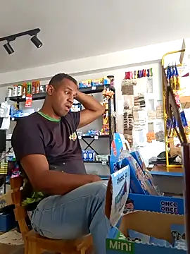 Snapshot of elnegro707070 chatting on November 16, 2025, 5:06 pm elnegro707070 online show from November 16, 2025, 5:06 pm