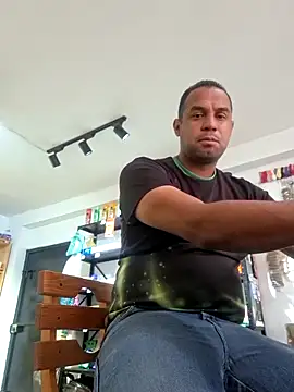 Snapshot of elnegro707070 chatting on March 4, 2026, 11:07 am elnegro707070 online show from March 4, 2026, 11:07 am