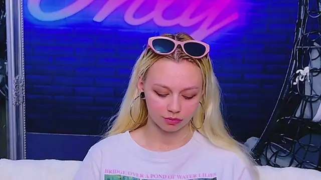 AlessiaCroft online show from May 28, 2026, 4:09 am