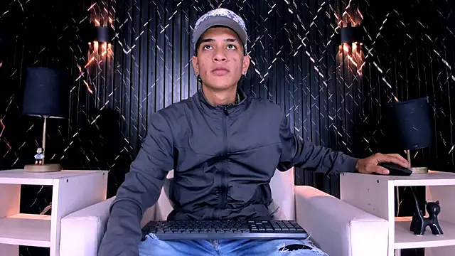 Matt Ruso online show from December 5, 2025, 2:43 am