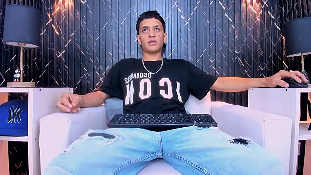 Matt Ruso online show from December 1, 2025, 4:24 am