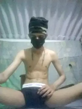 HannanKhan25 online show from February 20, 2026, 8:33 pm