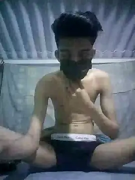 HannanKhan25 online show from November 6, 2025, 1:04 pm