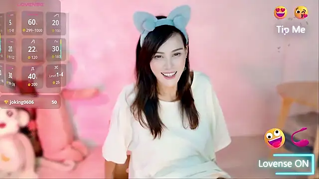 LunaBelle1984 online show from September 17, 2025, 4:09 pm